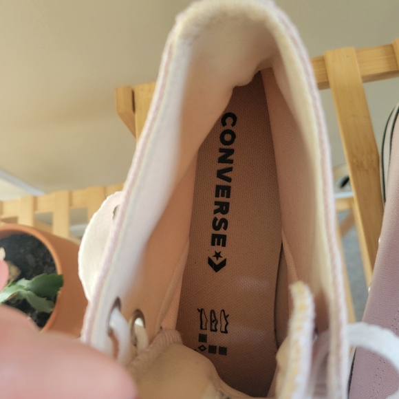 Converse All Stars Chuck Taylor High Tops Size 10.5 Light Pink - Picture 7 of 10